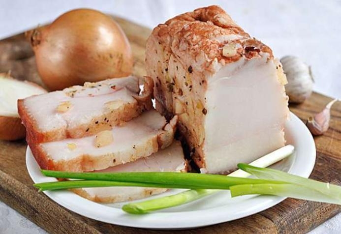 сало на зиму в банках в рассоле