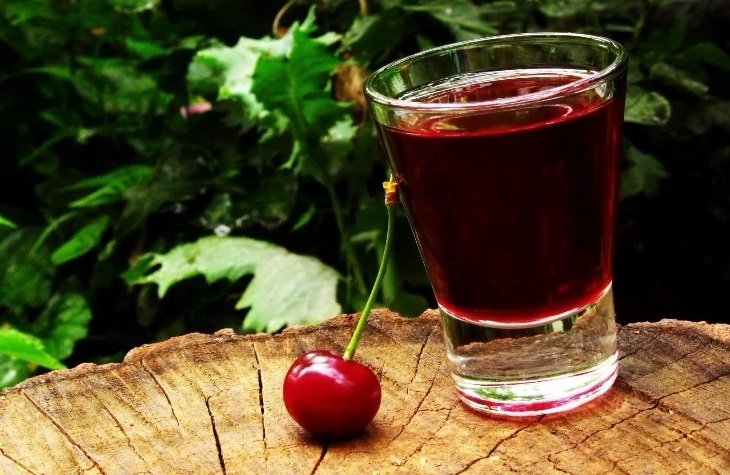 вишневая наливка в домашних условиях с косточками
