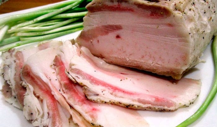 вкусно засолить сало с чесноком
