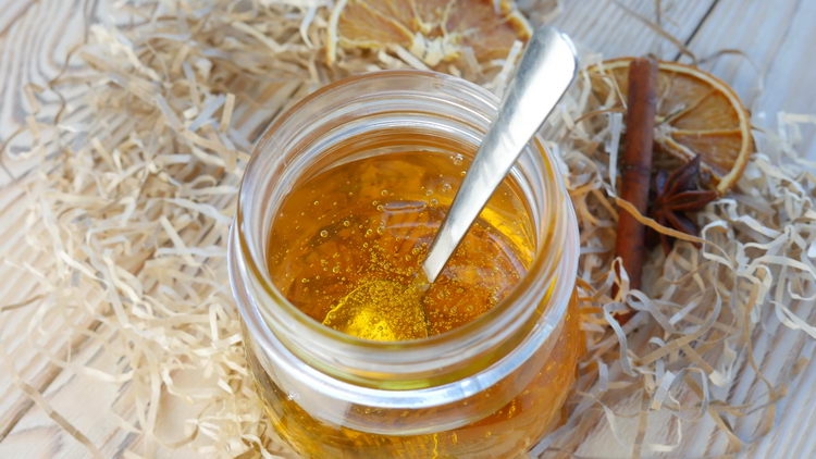 приготовить сироп из сахара и воды