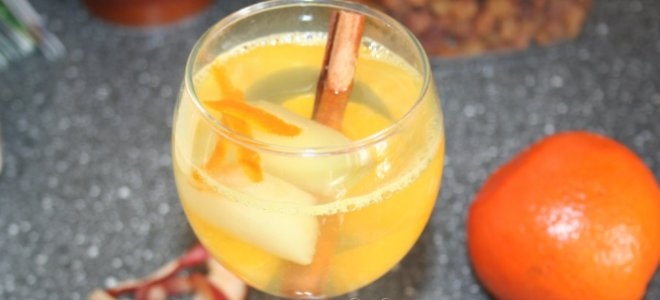 компот из яблок и мандаринов