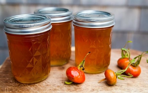 компот из шиповника и яблок