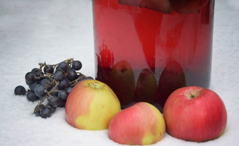 компот из черного винограда на зиму