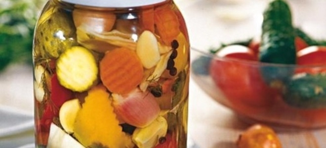 маринованные овощи ассорти