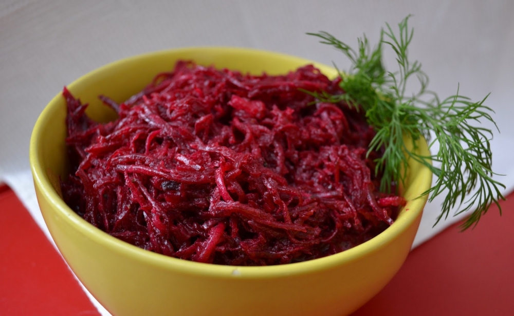 салат из свеклы с луком на зиму