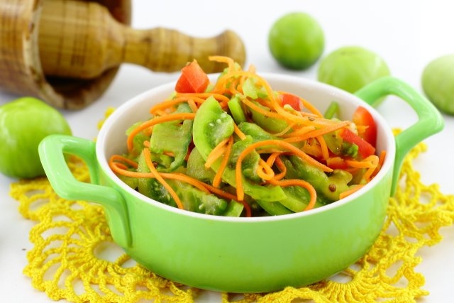 зимний салат из зеленых помидоров на зиму