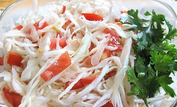 острый салат из капусты на зиму