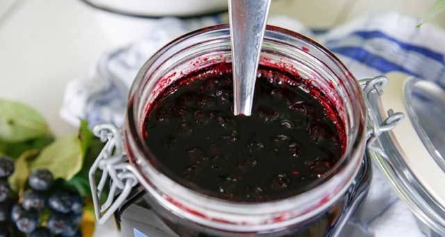 варенье из черноплодки с яблоками на зиму