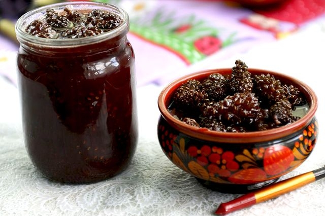 варенье из еловых шишек польза и противопоказания