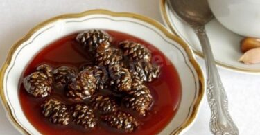 Варенье из еловых или сосновых шишек