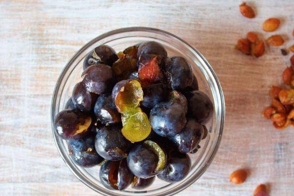 варенье из терна с косточками