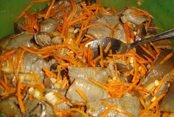 вешенки по корейски с морковью