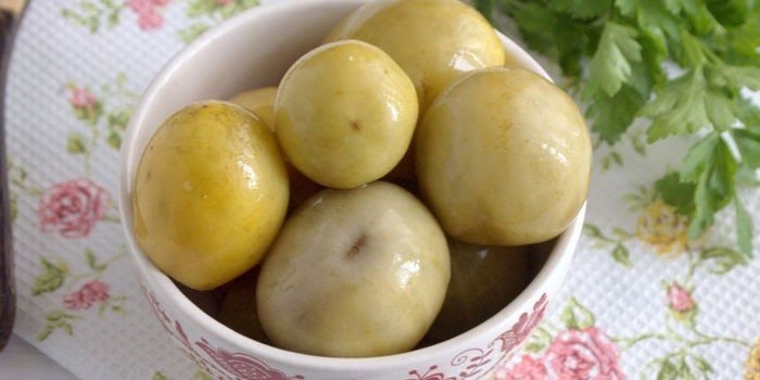 рецепт соления зеленых помидор в кастрюле