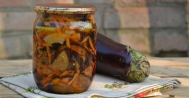 Соленые баклажаны с морковью