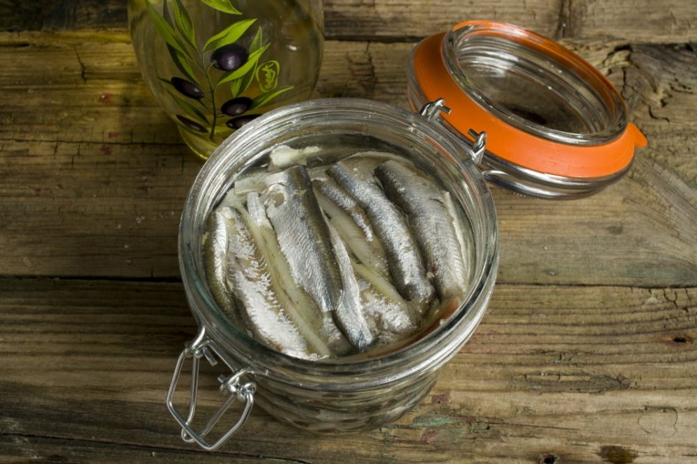 засолить кильку