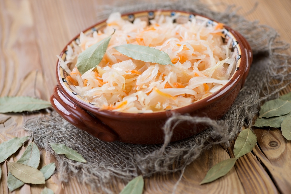 капуста с антоновкой на зиму в банках