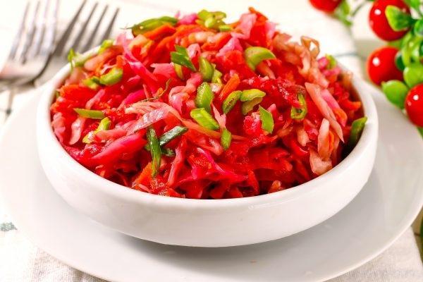 квашеная капуста со свеклой крупными кусками