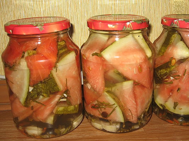 солить арбузы