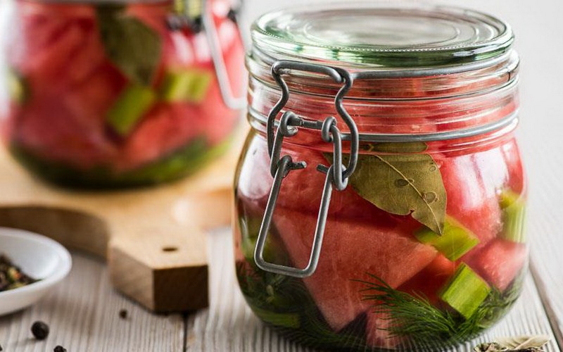 засолка арбузов на зиму в банках